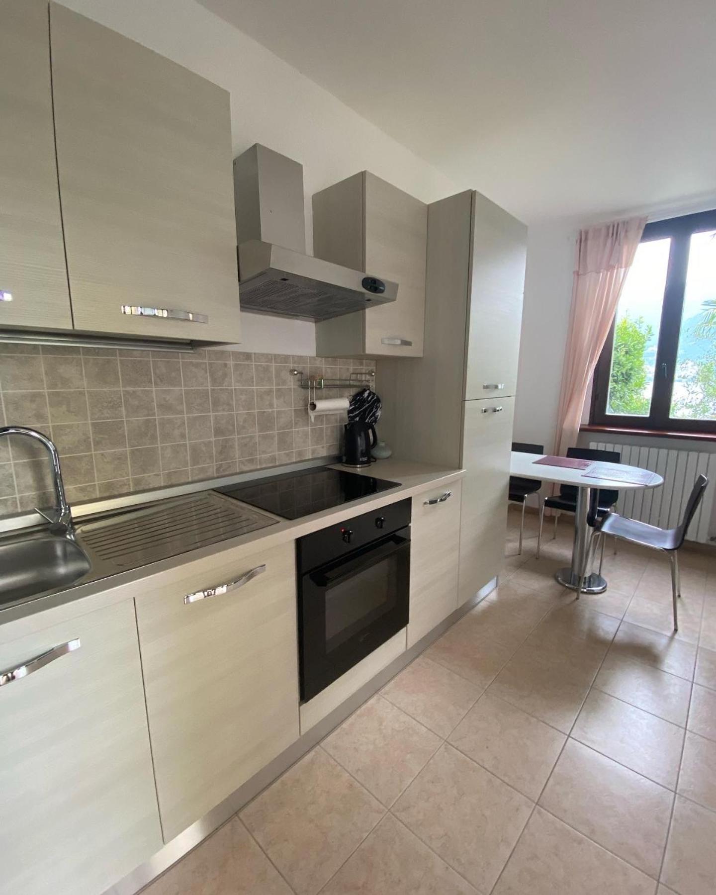 לצנו Peonia Apartment - Appartamento Vista Lago מראה חיצוני תמונה